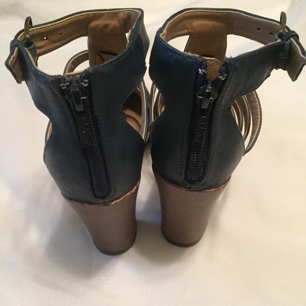 Michael Antonio NWOT HEELS, size 7 1/2 - Picture 4 of 8